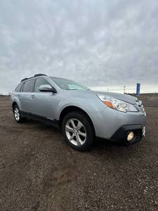 lot 6 image: 2013 Subaru Outback