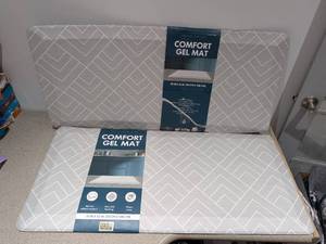lot 13 image: 2 BRAND NEW TOWN & COUNTRY LIVING COMFORT GEL MATS