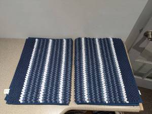 lot 103 image: 2 NEW NOODLE LOOP BATH MATS
