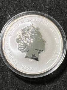 lot 14 image: 1 TROY OZ .9999 FINE SILVER 2022 QUEEN ELIZABETH ROUND IN AIRTITE
