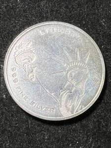 lot 42 image: 1 TROY OZ .999 FINE SILVER LIBERTY ROUND