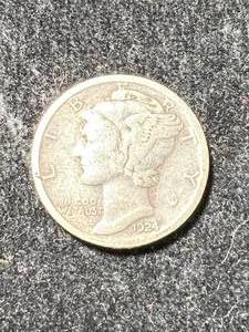 lot 77 image: 1924 US MERCURY DIME VF