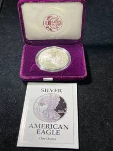 lot 83 image: 1992 PROOF AMERICAN SILVER EAGLE IN ORIGINAL MINT BOX
