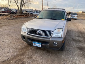 lot 22 image: 2004 Mercury Mountaineer