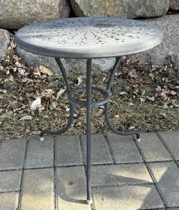 lot 32 image: Petite Metal Patio Table