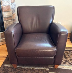 lot 12 image: Divani Chateau d Ax Italian Leather Chair