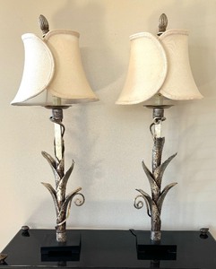lot 38 image: Pair of Stylish Table Lamps by Uttermost
