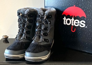 lot 63 image: Abby Black Boots by Totes Size 9