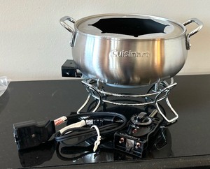 lot 64 image: Cuisinart Electric Fondue Pot Model CFO-3SS