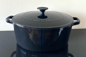 lot 78 image: Cuisinart Chefs Classic Enameled Cast Iron Covered Dutch Oven-Provenal Blue