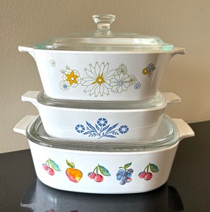 lot 114 image: Three Corning Ware Dishes