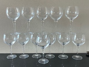 lot 115 image: Twelve Wine Glasses