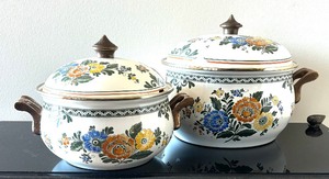 lot 122 image: Two Enameled Cooking Pots by Asta
