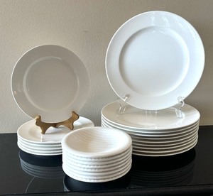 lot 127 image: Variety of Villeroy & Boch Plates