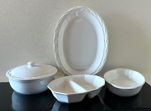 lot 136 image: White Serving Pieces by Pfaltzgraff