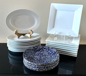 lot 138 image: Appetizer Plates by Maxwell Williams, 10 Strawberry Street and Queens