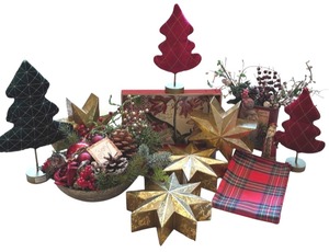 lot 172 image: Christmas Decor including Trees, Tray, Stars and More