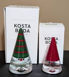 lot 165 image: Pair of Anna Ehrner Kosta Boda Art Glass Gnomes