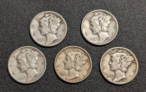 lot 195 image: Assorted 1940s Silver Mercury Dimes