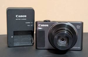 lot 200 image: Canon PowerShot SX620 HS Digital Camera