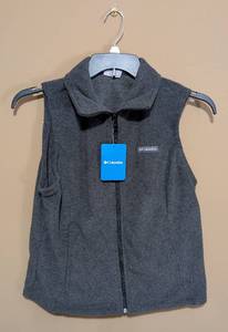 lot 239 image: New Womens Columbia Grey Fleece Vest