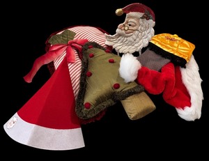 lot 216 image: Variety of Christmas Hats and Stockings including Santa Hats and More