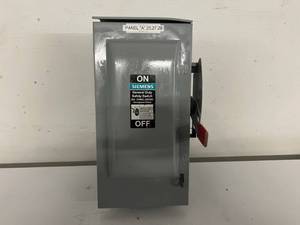 lot 71 image: Siemens General Duty Safety Switch