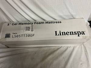 lot 13 image: Linenspa 5 Gel Memory Foam Mattress - Full