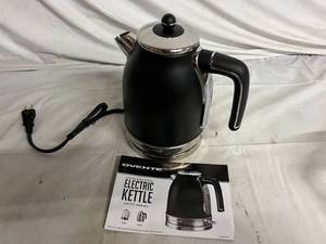 lot 23 image: Ovente 1.7 Liter Electric Kettle