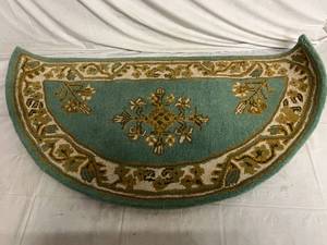 lot 34 image: Minuteman International Winter Green Jardin Wool Hearth Rug, Half Round