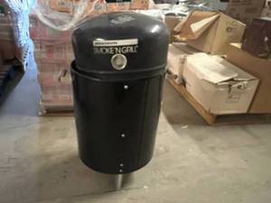 lot 110 image: Smoke & Grill