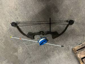 lot 116 image: Seneca Bow For Fishing