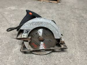 lot 120 image: 7.25 Skill Saw 2 18 HP