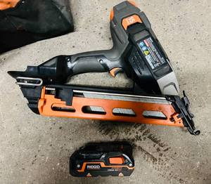 lot 122 image: Rigid Nailer 15 gauge 1.75mm, Charger & Bag