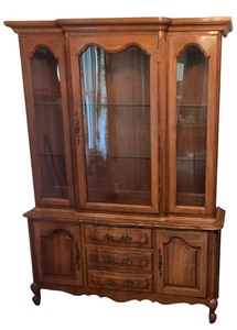 lot 6 image: Vintage Glass Fronted China Cabinet