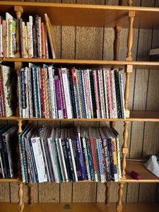 lot 107 image: Quilting Books and Pamphlets Galore