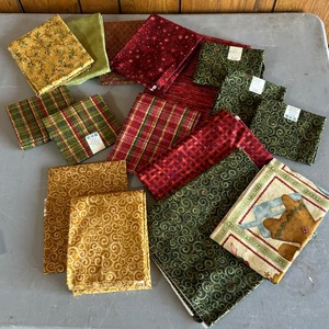 lot 140 image: Variety of Patterned Fabric
