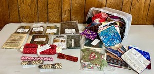 lot 156 image: Small Bin of Quilting Squares and Pre-Cut and Packaged Squares