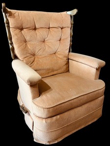 lot 15 image: Vintage Lazy Boy Recliner