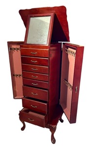 lot 118 image: Beautiful Jewelry Armoire