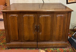 lot 7 image: Vintage Sewing Cabinet Table