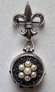 lot 14 image: Antique 1920s 4-Way Locket Brooch