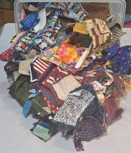 lot 291 image: Large Bin of Fabric Remnants