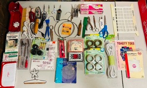 lot 416 image: Large Lot of Quilting  Sewing Tools