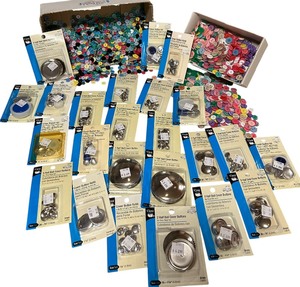 lot 413 image: Beautiful Buttons, Buttons, Buttons