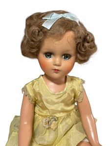 lot 380 image: Adorable Vintage Doll