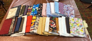 lot 395 image: Medium and Small Remanence Fabric Various Patterns for Many Occasions