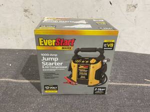 lot 114 image: EverStart Maxx 1000 Peak Amp Jump Starter with 120 PSI Compressor