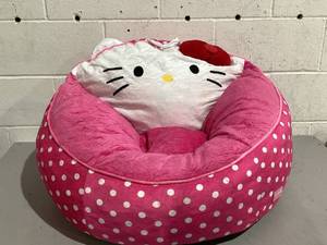 lot 515 image: Hello Kitty Kids Compressed Foam Bean Bag Chair, Pink