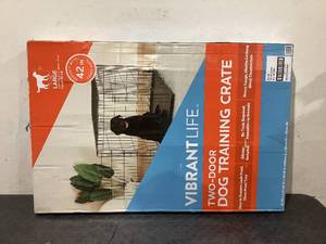 lot 610 image: Vibrant Life Single-Door Folding Dog Crate with Divider, x-Large, 42